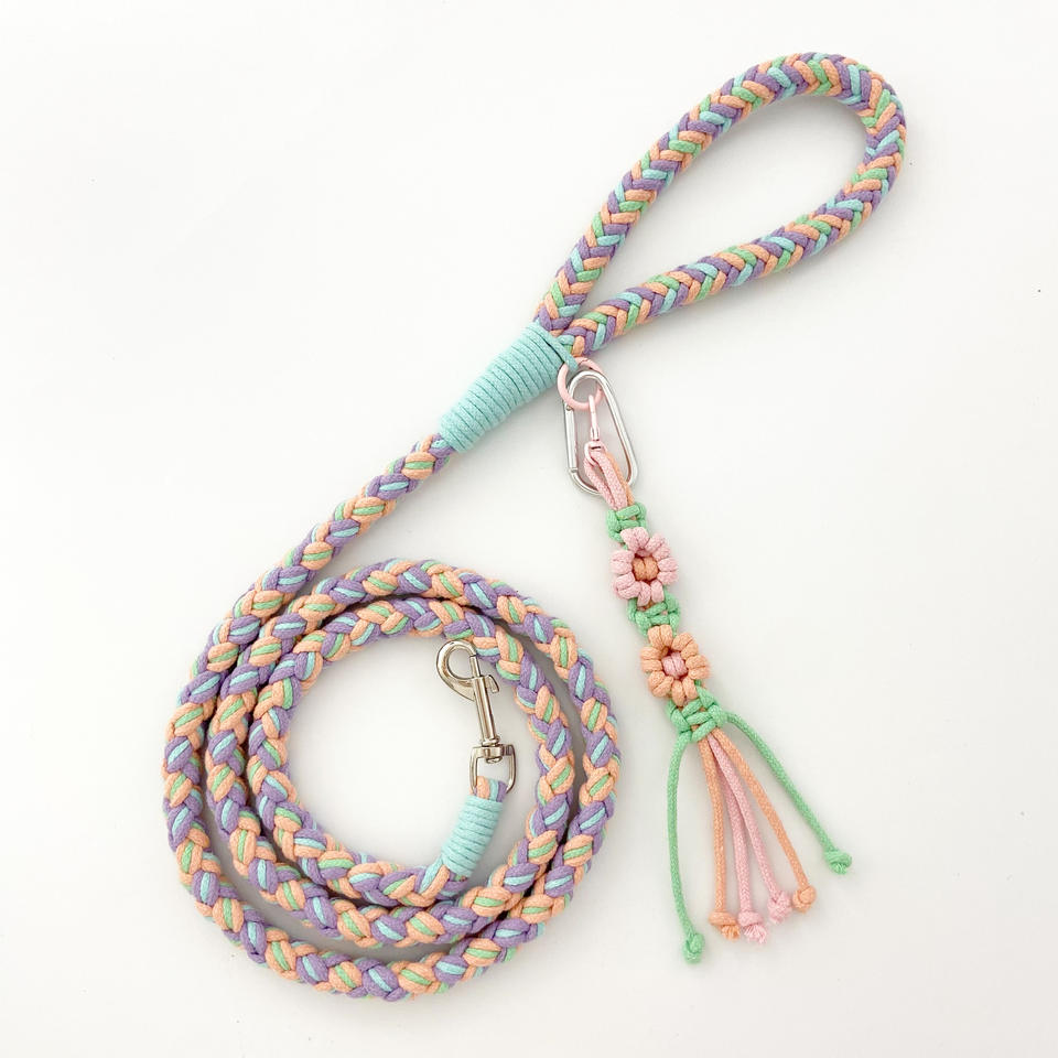 Handwoven floral dog leash showing full rope length